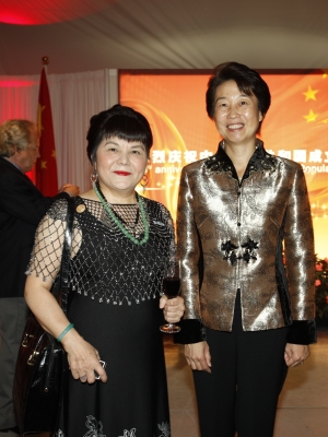 Consul General Jiangping Zhao of the People's Republic of China in Montreal (right) and Shu-e Wu President of Tai-e (left)